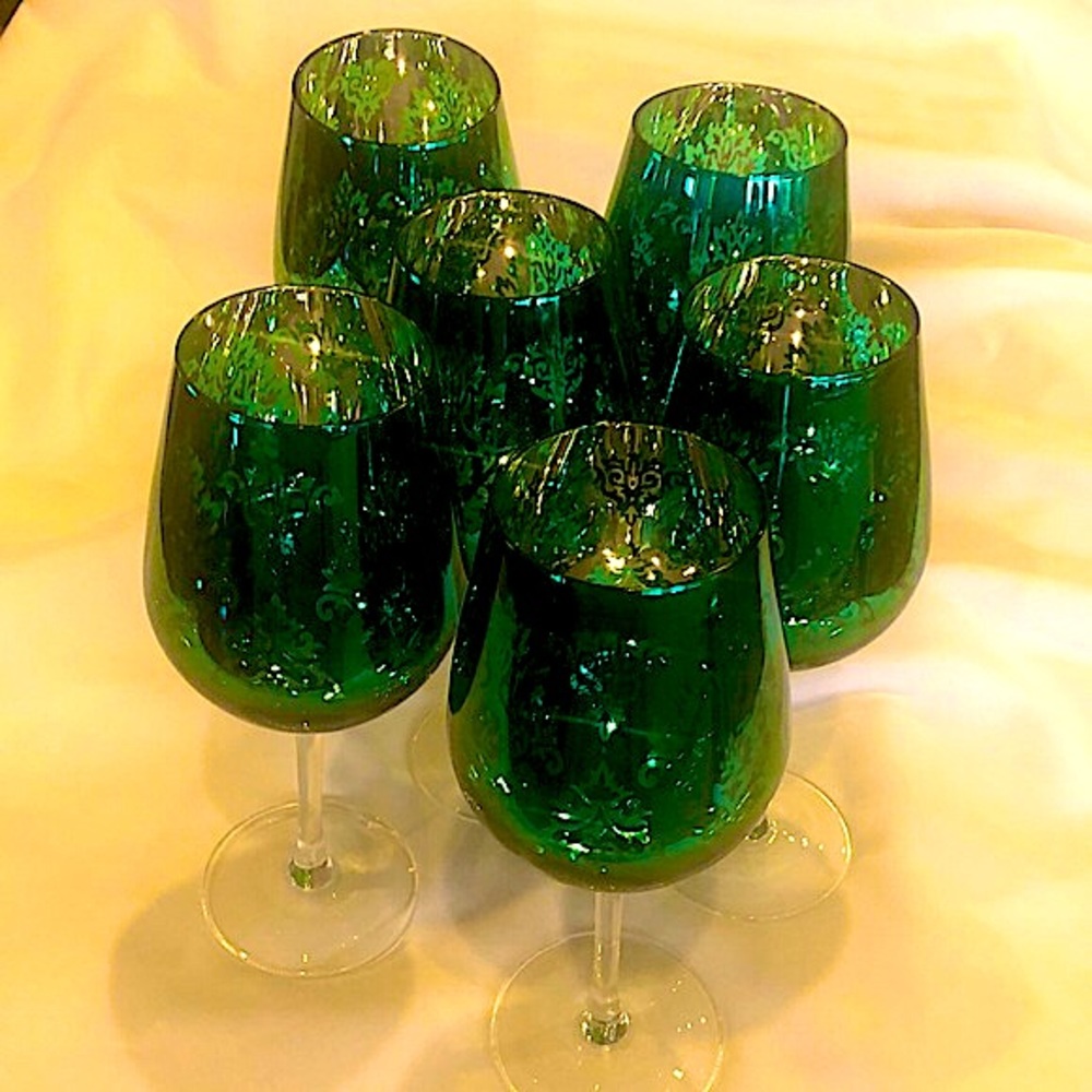 JUST IN TIME FOR HOLIDAY TABLE! 6 Crystal Wine Glasses